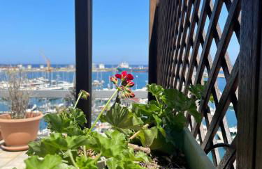 Attico con terrazza sul porticciolo turistico di Vibo Marina - Foto 15