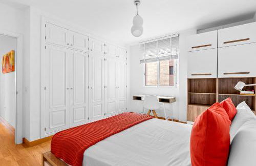 Frontline Beach Apt with Terrace - Foto 53