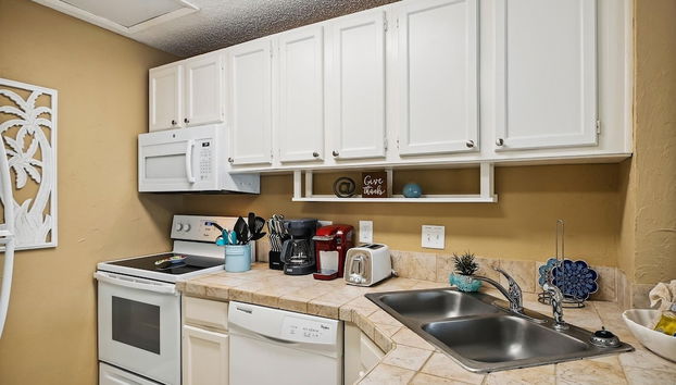 8226 is an upstairs pet friendly studio located in Sandpiper Cove by RedAwning - Foto 4, Cozinha privada