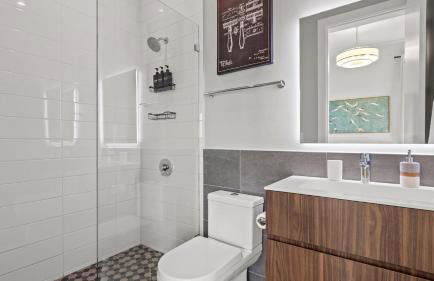 Brand New Low-Allergen Retreat with Hot Tub - Foto 29