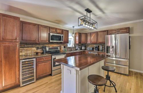 Hot Tub, Fire Pit and Lake Access Poconos Escape! - Foto 5