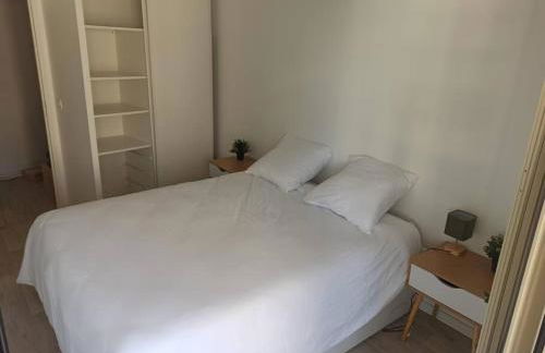 Centre ville, Parking, transport en commun au pied de l'immeuble - Foto 4