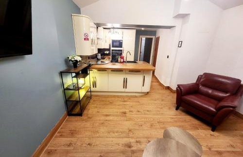 Modern 3-Bed Family Haven wFree Parking - Foto 2