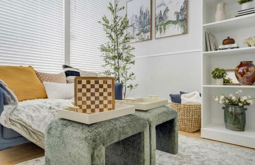 Indigo Cove Modern Studio near Historic Uptown - Foto 3