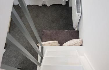 Webb place 2 bedroom apartment ! - Photo 13