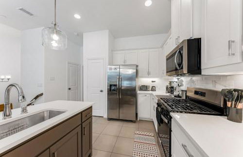 Luxury Oasis - Glam Decor, Putting Green, Arcade Fun & EV Station - Foto 11