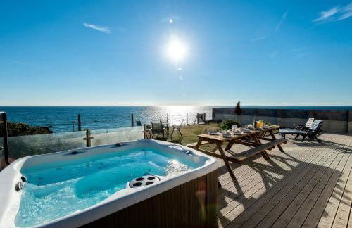 Sound of the Sea, beach front Bungalow with hot tub, in Tywyn - Foto 23