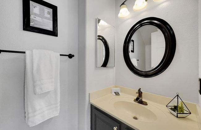 La Pryor Gilbert - Photo 25