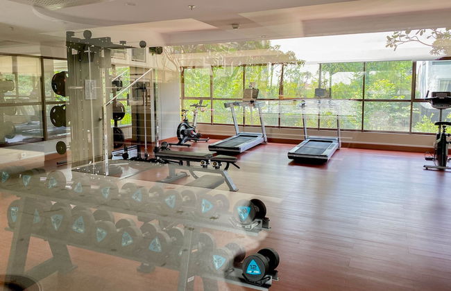 Homey and Well Furnished Studio LRT City Jatibening Apartment - Photo 20