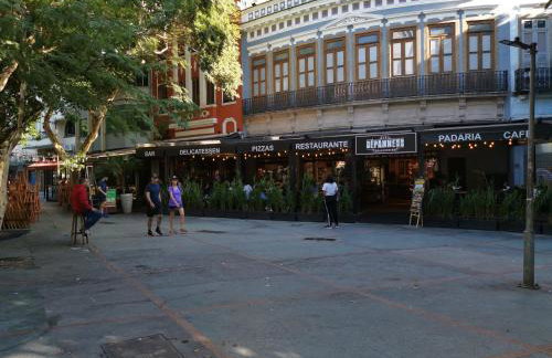 Apartamento tipo studio com uma linda sacada - Foto 17