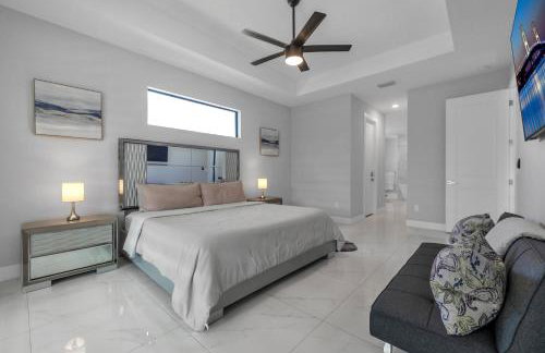 Cape Coral Oasis - Pool & Bintelli Golf Cart - Foto 23