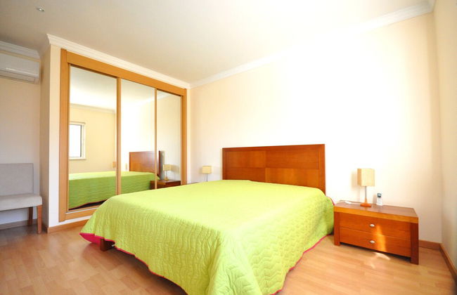 6 Bedrooms, Walking Distance to Amenities, Private Pool, Free AC and Wifi - Foto 5