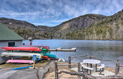 5 Mi to Ski Sapphire Valley Cozy Retreat with Decks - Foto 43