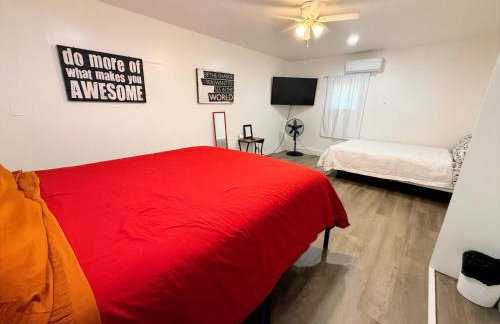 Vegas Apt 8 Mins to The Strip - Free Parking - Foto 12