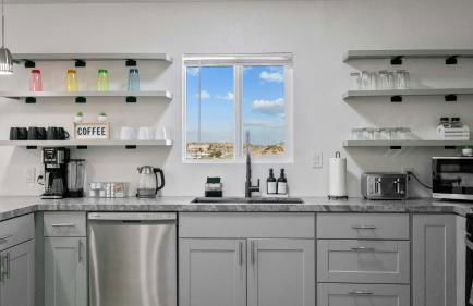 Desert Villa - EV, Hot Tub, Grill, Bar, Games, RV Parking in Twentynine Palms Downtown - Foto 18