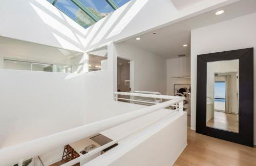 Malibu Breeze - hot tub, ocean view, steps to beach - Foto 21