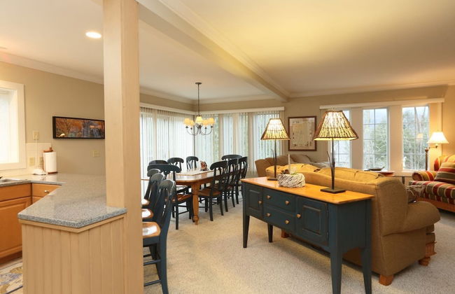 Upscale 3BR Topnotch Overlook - Foto 13