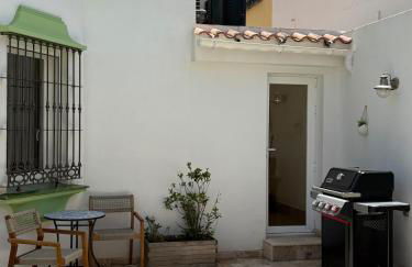 Luxury Villa with Panorama View and Heated Pool - Photo 11