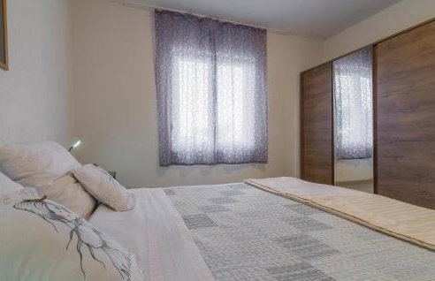 Awesome Home In Krkovic With Sauna - Photo 7