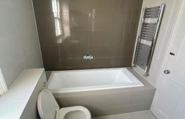 Beautiful 4B.2Ba House + office - Foto 22