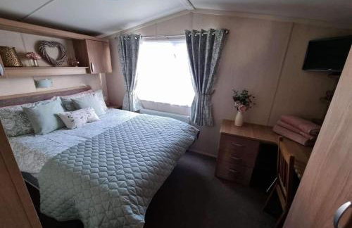 Spacious and modern 3 bedroom Doniford Bay Haven Caravan Park Static Caravan - Photo 5