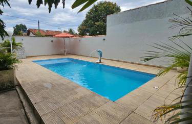 Casa com piscina - Foto 1