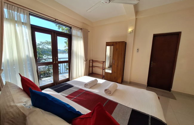 MYH - Lake Front Pvt Villa - Photo 3