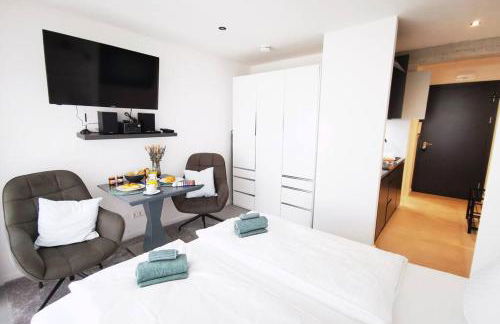 HH 02 by ROCKCHAIR - SUPERHOST Status - Modernes Apartment mit sonnigem Balkon & premium Boxspringbetten in Winterhude - Hamburg Top Geheimtipp - Foto 45