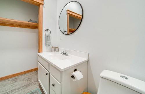 Balcony and Golf Course View Quiet Erie Getaway - Foto 15