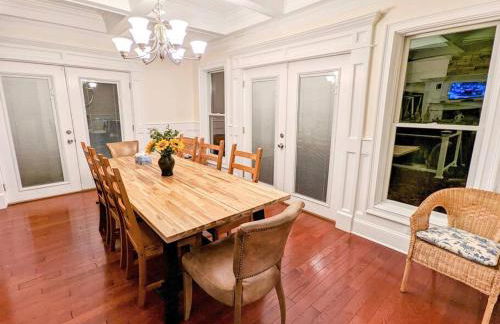 The Athena Hideaway - hottub, firepit, lake & racetrack - Foto 17