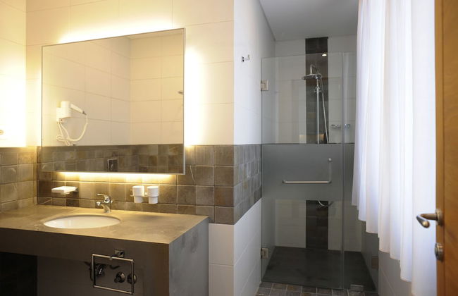 Grey Pearls Suites - Photo 38