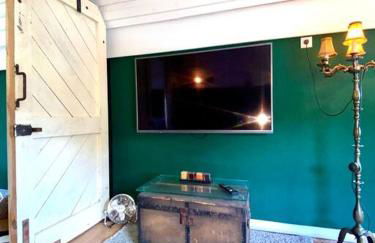 Gleis 1, Eisenbahn Waggon mit Whirlpool und Ofen - Foto 14