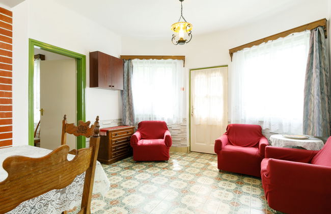 4 bedroom House in Balatonboglár with garden - Photo 7