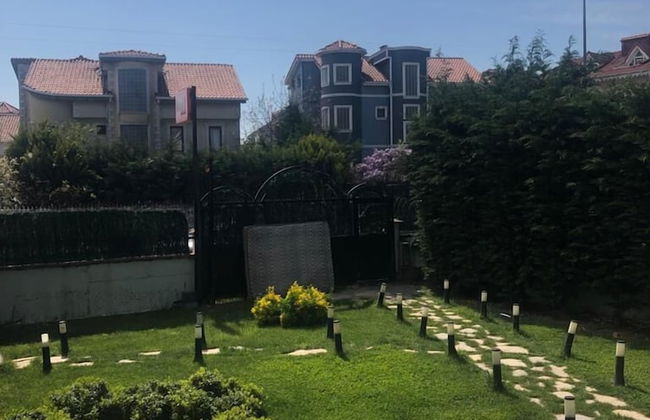 Gis Airport - Photo 1