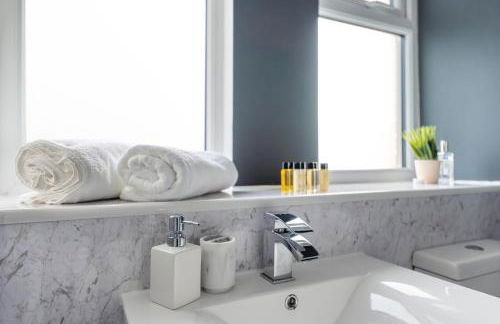 Elegant Bedroom -Near M25, Free Parking , Free WiFi - Foto 6