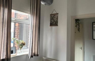 1 Bed Apartment Marple with Work Space - Foto 28