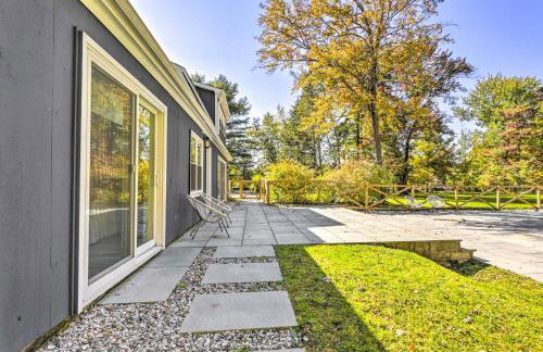 Modern Escape with Fire Pit, Near Lake Waramaug - Foto 21