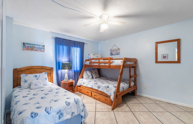 Romar Tower Condos - Photo 3