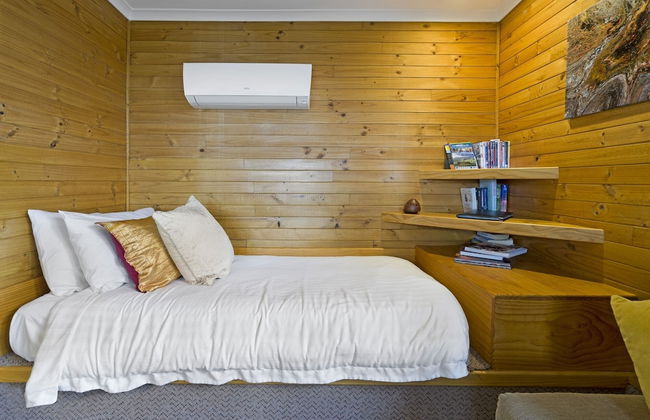 Mole Creek Cabins - Photo 2