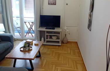 Joanna's heart of Athens one BR Charm Balcony view Walk to Tourist Spots - Foto 15