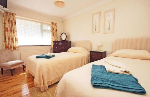 Dean Court Garden - Parking - by Brighton Holiday Lets - Foto 10