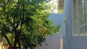 Casa grande, ar em todos os quartos, cabe 3 carros - Foto 4