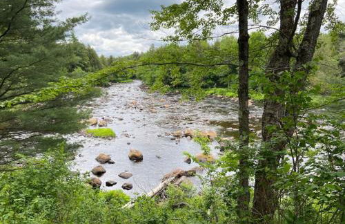 Secluded River Overlook Cabin on 160 acres. - Foto 5