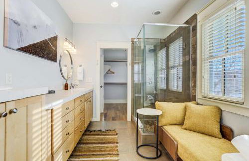 Swift Landing Steps from River & Local Hotspots - Foto 5