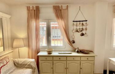 Sun and Sea Modern Studio El Palo 1 min to Beach - Foto 1