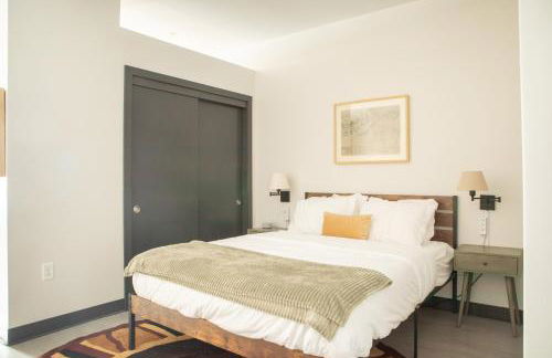 Deer District Studio Apt - One Block from Fiserv and Baird - Foto 9