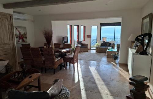 VILLA avec VUE MAGNIFIQUE -entièrement climatisée - piscine - Foto 48