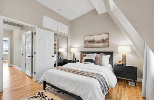 Luxury 4-BR with Free Parking in Heart of DC - Steps to Metro - Photo 16