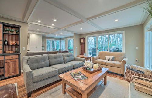 2 Mi to Tunnel of Trees Home with Furnished Deck - Foto 4