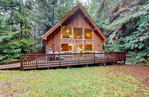 Redwood Rest Getaway - A-Frame with Hot Tub & Deck - Foto 26